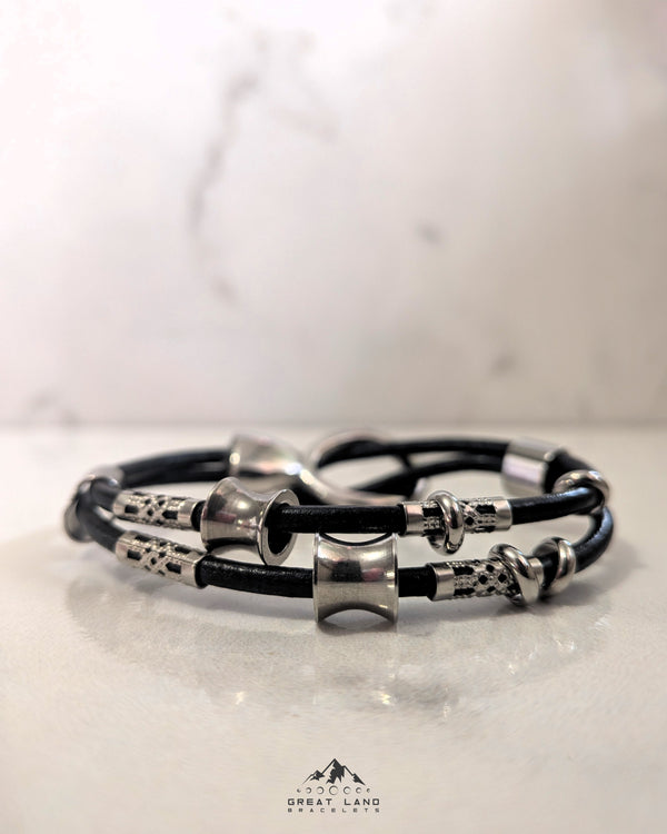 Fidget on the Glenn MM35 Bracelet
