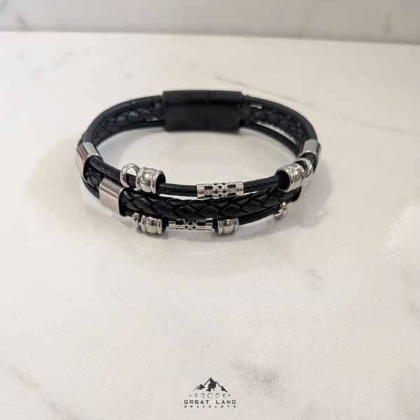 Fidget on the Glenn MM9 Bracelet